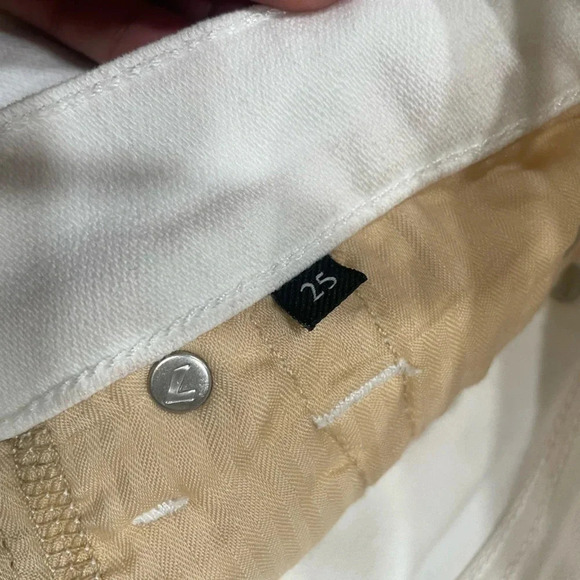 7 FOR ALL MANKIND White Shorts Size 25 - Picture 3 of 6